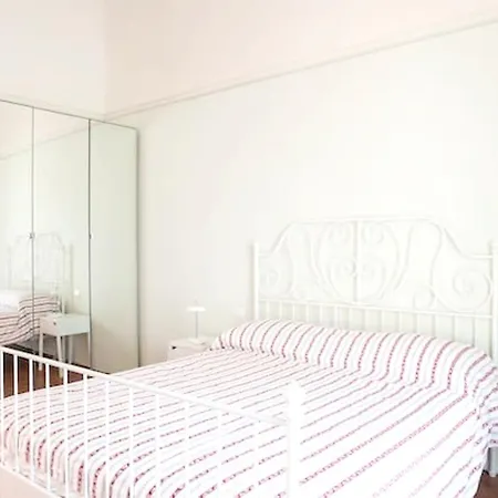 Comfortable House In With Parking Included 페다라
